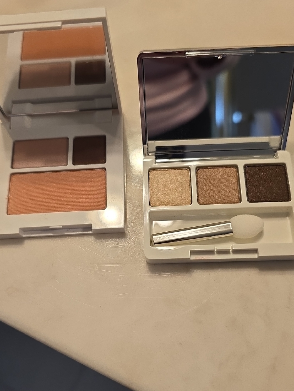 Clinique Neutral Eyeshadow Trio and Blush Compact - Beige, Brown, Peach